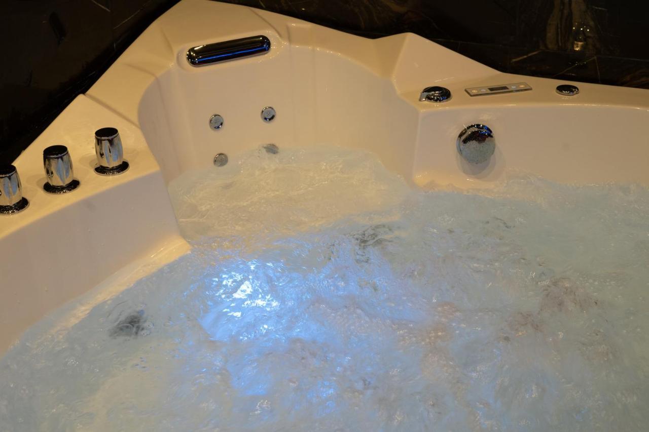 Capsule Secret - Jacuzzi - Netflix & Cinema - Jeux De Couple - Barre De Pole Dance Aparthotel Valenciennes