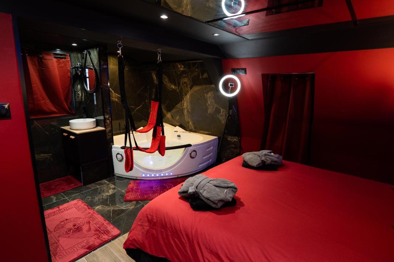 Aparthotel Capsule Secret - Jacuzzi - Netflix & Cinema - Jeux De Couple - Barre De Pole Dance Valenciennes
