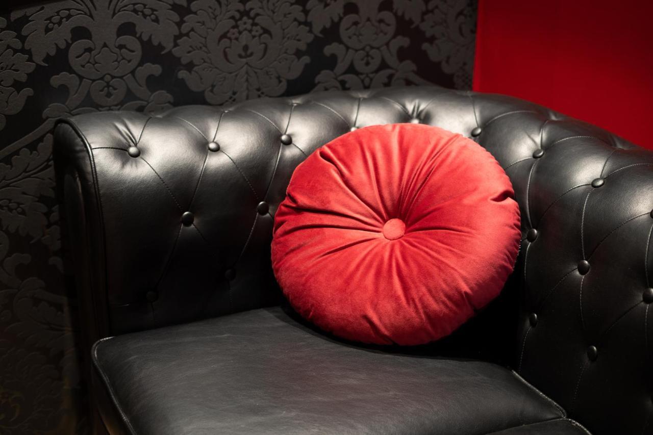 Capsule Secret - Jacuzzi - Netflix & Cinema - Jeux De Couple - Barre De Pole Dance Aparthotel Valenciennes