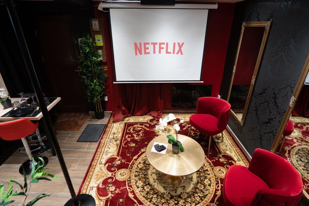 Aparthotel Capsule Secret - Jacuzzi - Netflix & Cinema - Jeux De Couple - Barre De Pole Dance *
